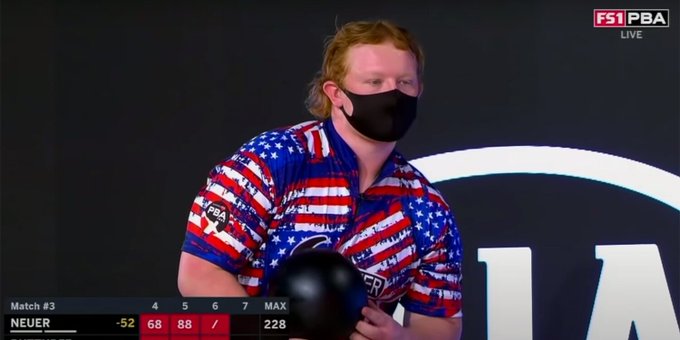 Momento épico en el bowling estadounidense: Tiene 18 años y logró un tiro único en la historia