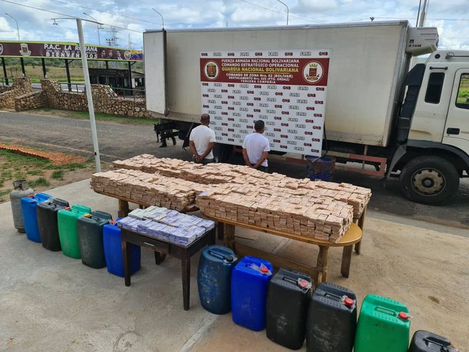 Detenidos militares en Bolívar por trasladar cajas repletas de efectivo y pimpinas de diésel (Foto)
