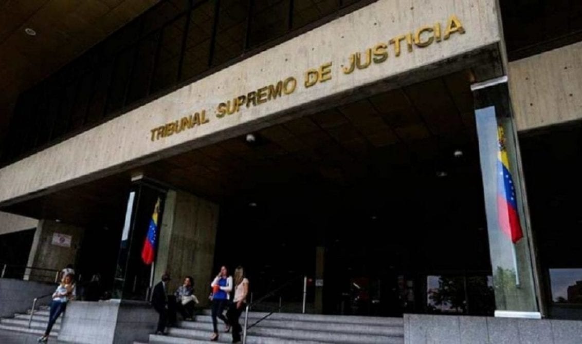 El Tribunal de Maduro autorizó a tres de sus magistradas a ocupar dos cargos públicos al mismo tiempo