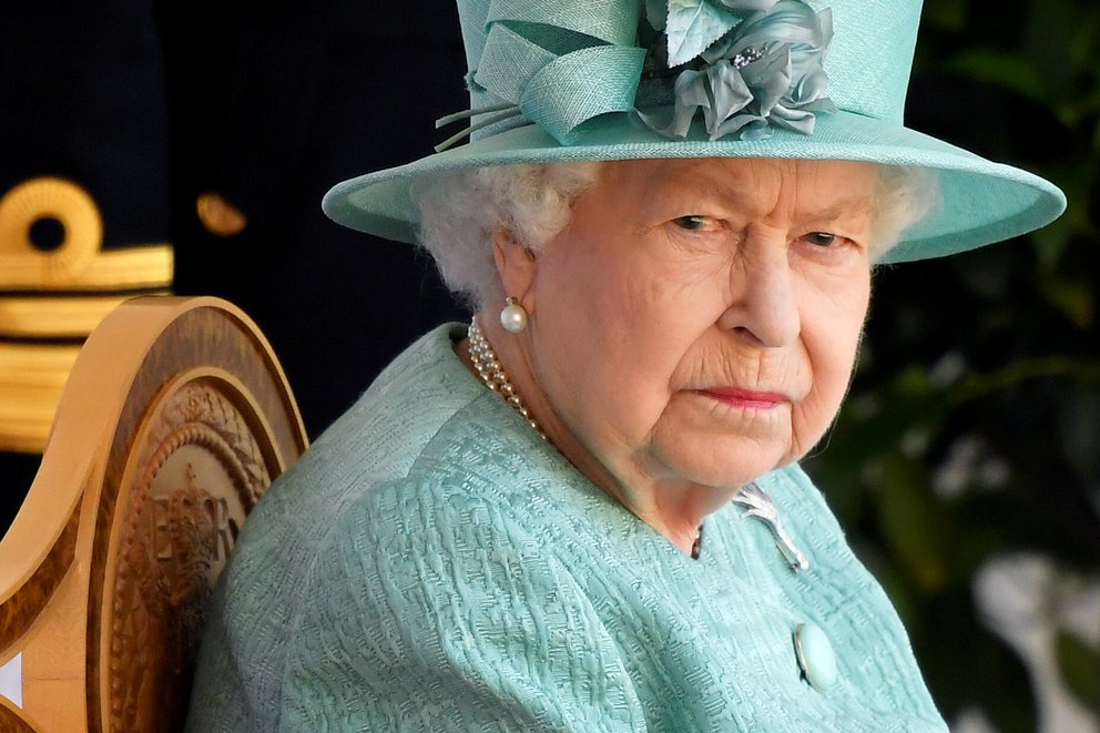 Mal momento para Isabel II: Debió abandonar una de sus actividades favoritas