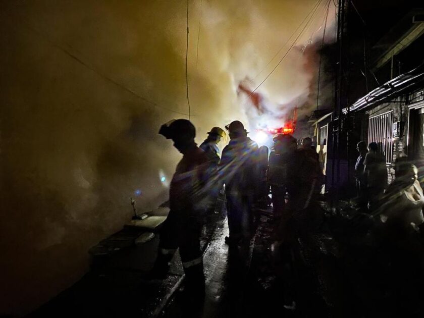 IMÁGENES: Casas de una comunidad venezolana en Colombia fueron consumidas por incendio