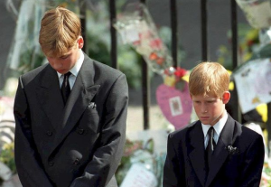 “Caminaré si tú caminas”: El emotivo momento entre los príncipes Felipe, Harry y William tras la muerte de Diana