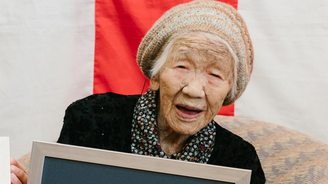 La mujer más anciana del mundo renuncia al relevo olímpico por el Covid-19