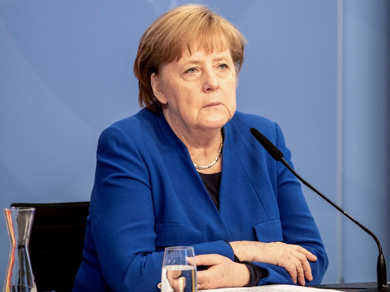 El mensaje de Merkel a los antivacunas tras rebrote de Covid-19 en Alemania