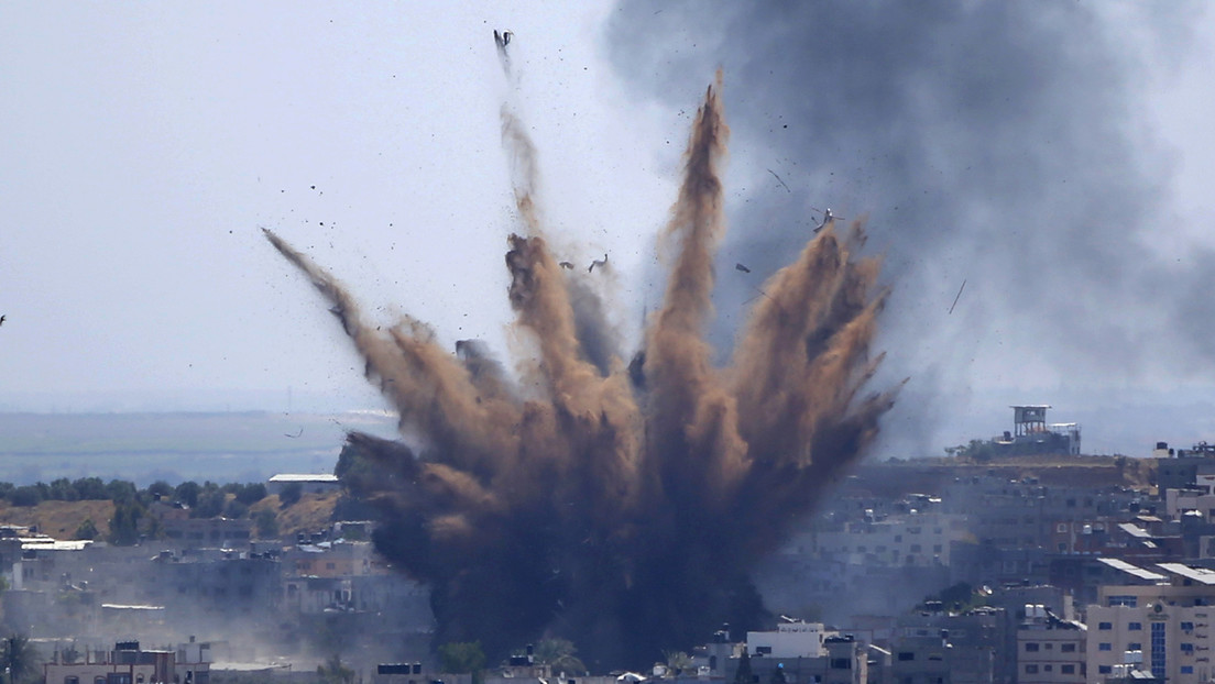 La Fuerza Aérea israelí destruye el edificio del Ministerio de Trabajo en Gaza (VIDEO)