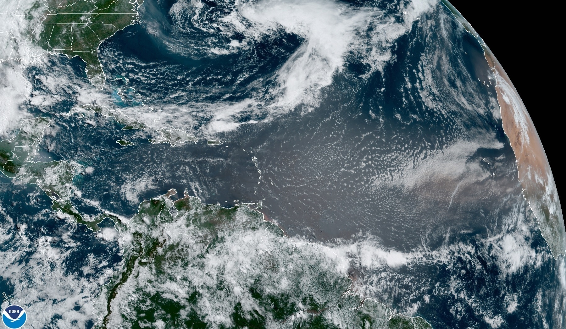 “Ana”, primera tormenta del año en el Atlántico, se forma cerca de Bermudas