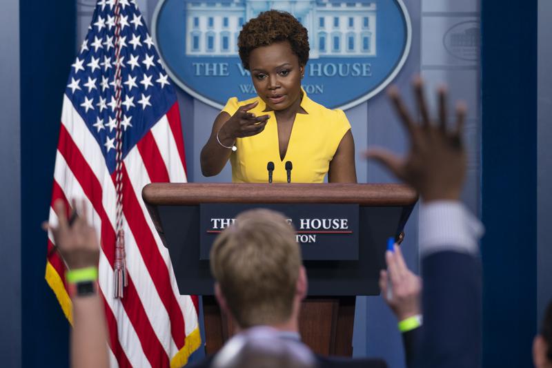 Karine Jean-Pierre, la primera afroamericana en décadas en presentar una rueda de prensa desde la Casa Blanca