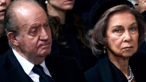Juan Carlos y Sofía de España: Amor a segunda vista, un anillo por la cabeza y cuatro bodas el mismo día