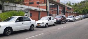 Ante la escasez, chavismo anunció nuevo esquema de suministro de combustible en Táchira