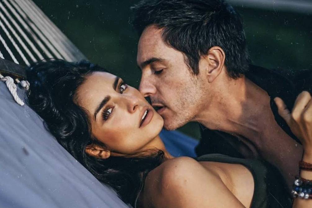 Aislinn Derbez rompió en llanto al recordar su relación con Mauricio Ochmann