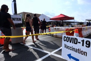 Expertos afirman que es poco probable que EEUU logre inmunidad colectiva al Covid-19