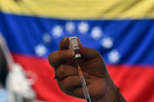 Entre incertidumbre y opacidad, los venezolanos califican como pésimo el “plan de vacunación” (Encuesta LaPatilla)