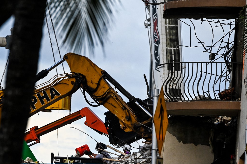 Hallaron muertos a dos venezolanos en ruinas del edificio colapsado en Miami