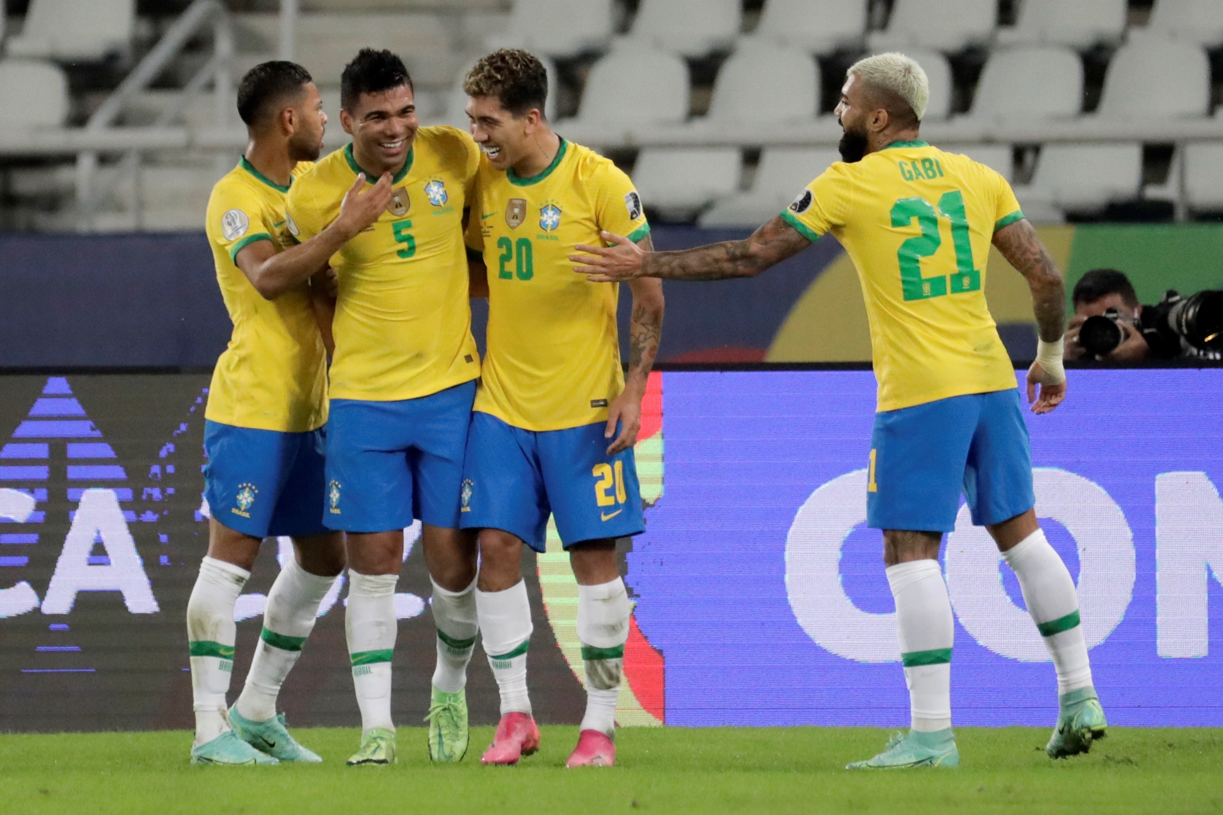 Brasil vino de atrás para vencer a Colombia con polémica incluida