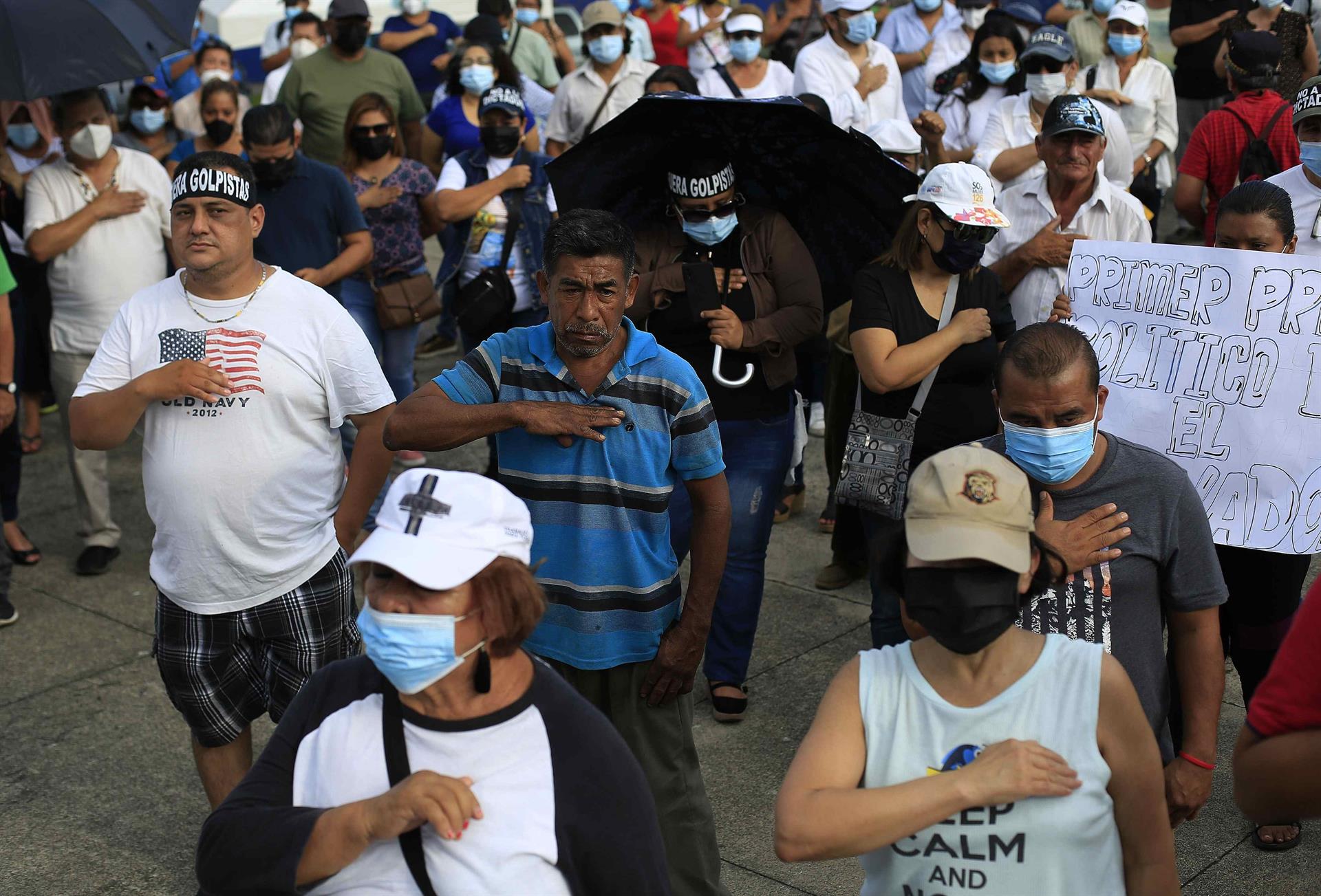 Salvadoreños protestaron contra acciones de Bukelele tras cumplirse dos años de su gobierno