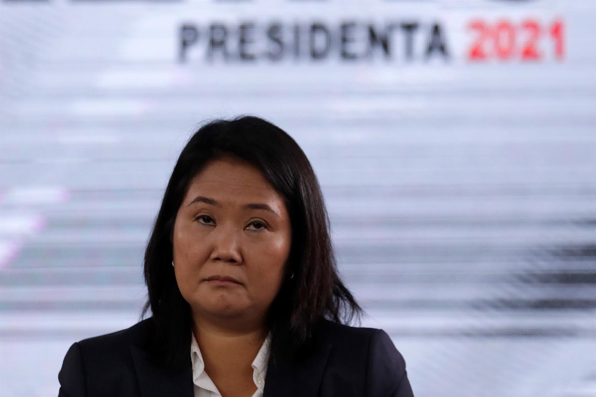 Juez decretó que Fujimori siga libre pero sin reunirse con sus colaboradores