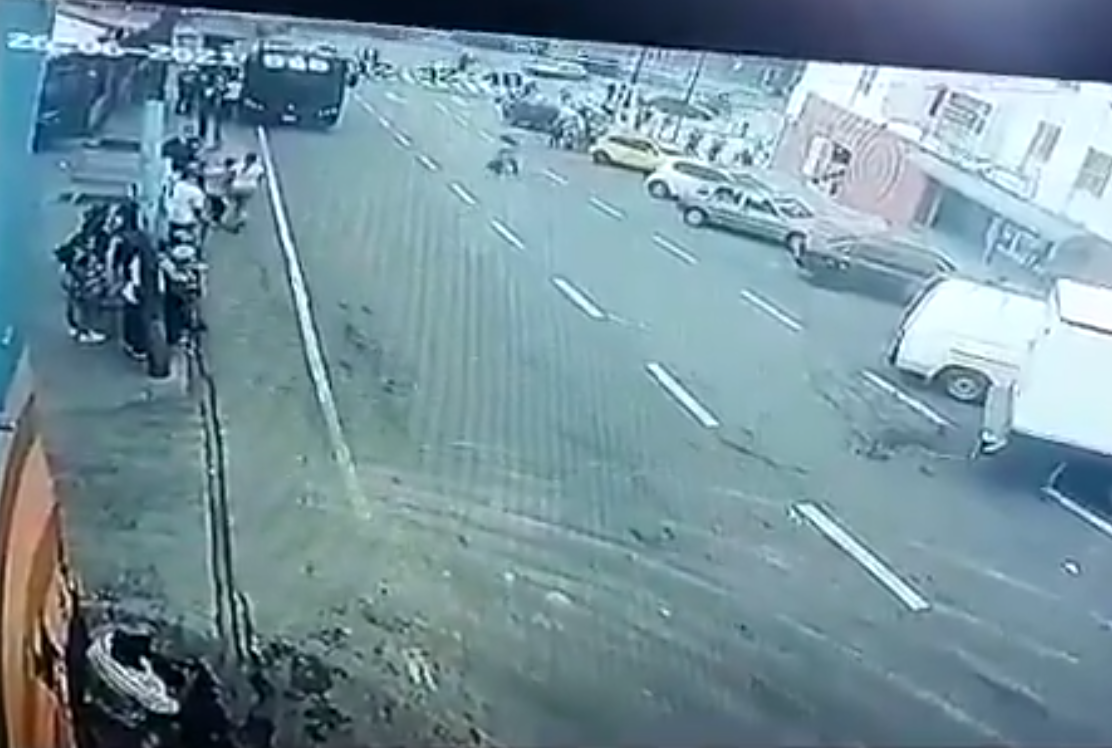 VIDEO: Cámara de seguridad captó el instante del arrollamiento múltiple en Lídice