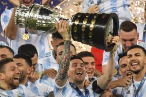 La coronación de Messi con Argentina en América abre las portadas de la prensa local e internacional