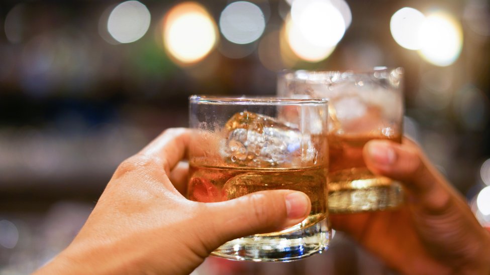 Ciudad de Florida podría legalizar el consumo público de bebidas alcohólicas