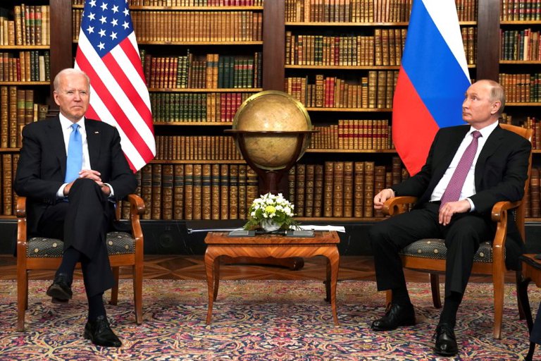 Secretario de Estado de EEUU adelantó posible encuentro entre Biden y Putin