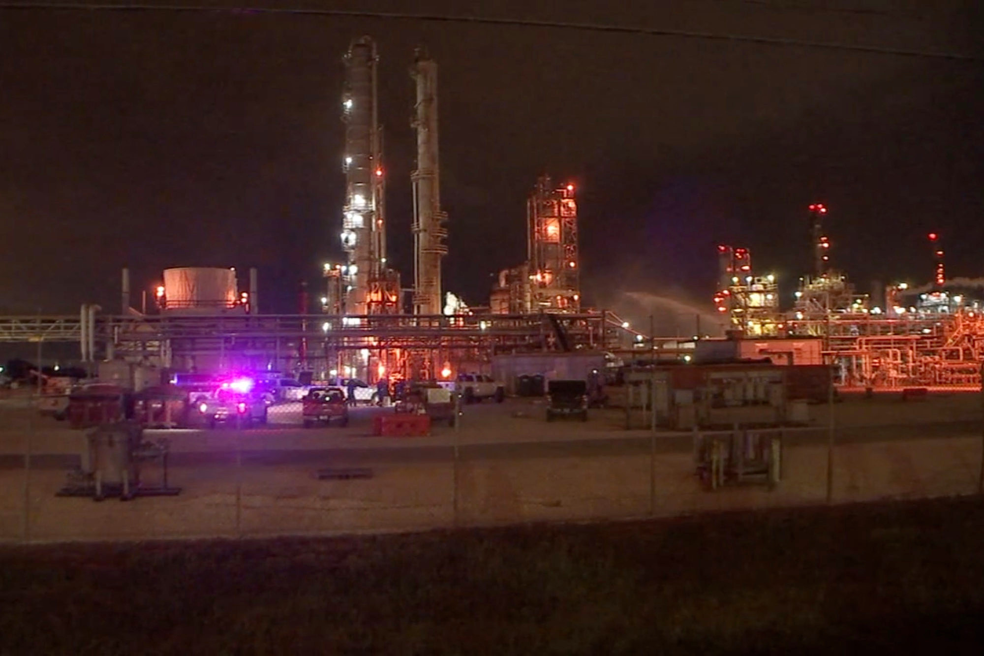 Al menos dos muertos y decenas de heridos por fuga de ácido en planta química de Texas