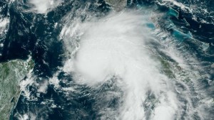 Residentes de Nueva Orleans y Luisiana se ven obligados a evacuar ante el paso del huracán Ida