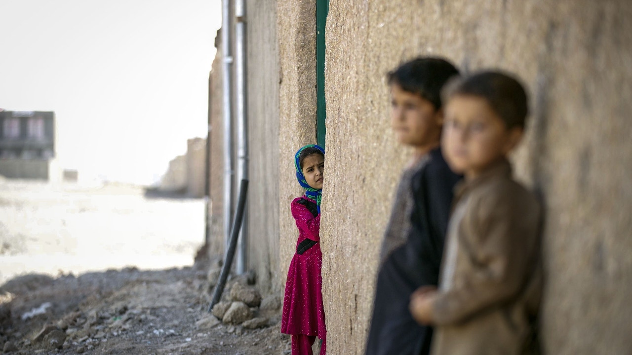 Hambruna: la amenaza que empuja a las familias afganas a vender a niñas con apenas 20 días de nacidas