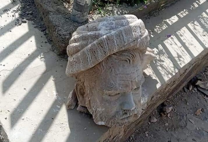 Estatua de un exdirigente político antitalibán fue destruida en Afganistán (FOTOS)