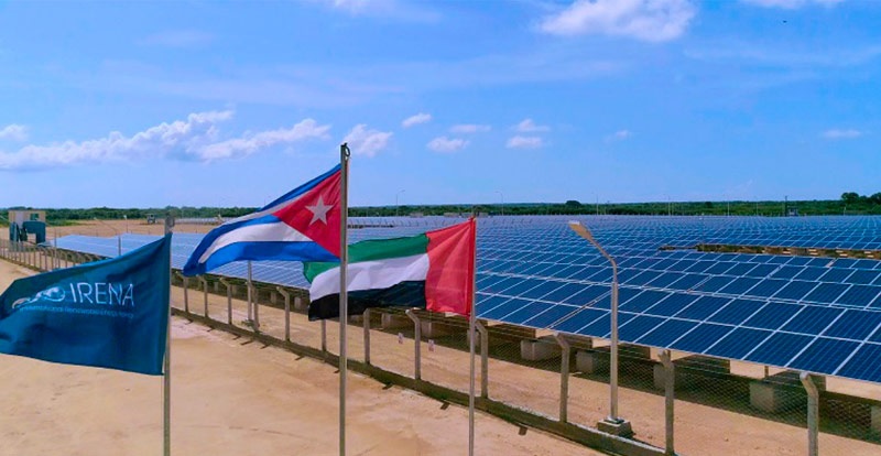 Obligada por la crisis, Cuba afloja restricciones a la importación de equipos de energía renovable