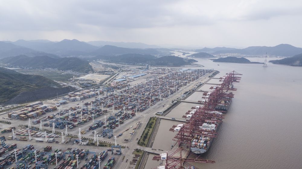 China cierra parcialmente uno de los principales puertos del mundo por un caso de Covid-19 dentro de sus instalaciones