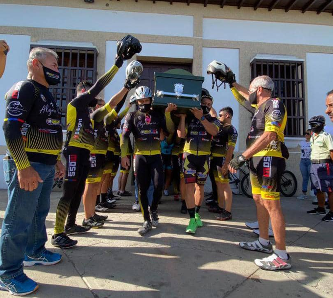 Detienen a un conductor y a sus acompañantes por el arrollamiento de dos ciclistas en La Guaira