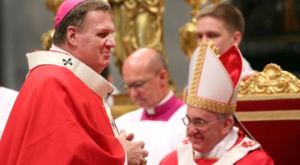 Informes revelaron que sacerdotes del Vaticano utilizaban Grindr para concretar citas gays