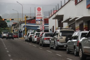 Rafael Quiróz alertó sobre mayor déficit de suministro de gasolina