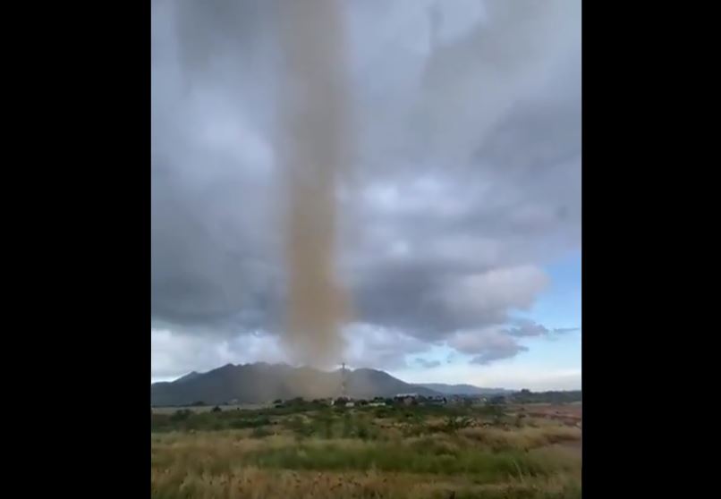 ¡Increíble! Posible tornado se registró en Nueva Esparta y causó daños materiales (IMÁGENES)