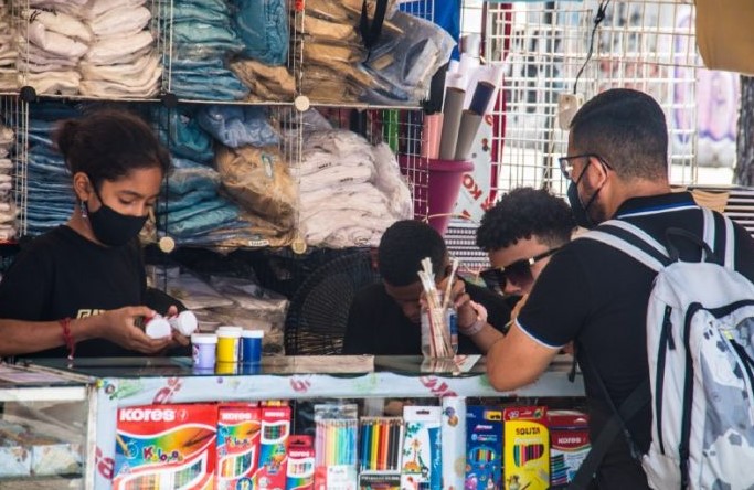 ¿Cuánto dinero se necesita para comprar los útiles escolares para el regreso a clases?