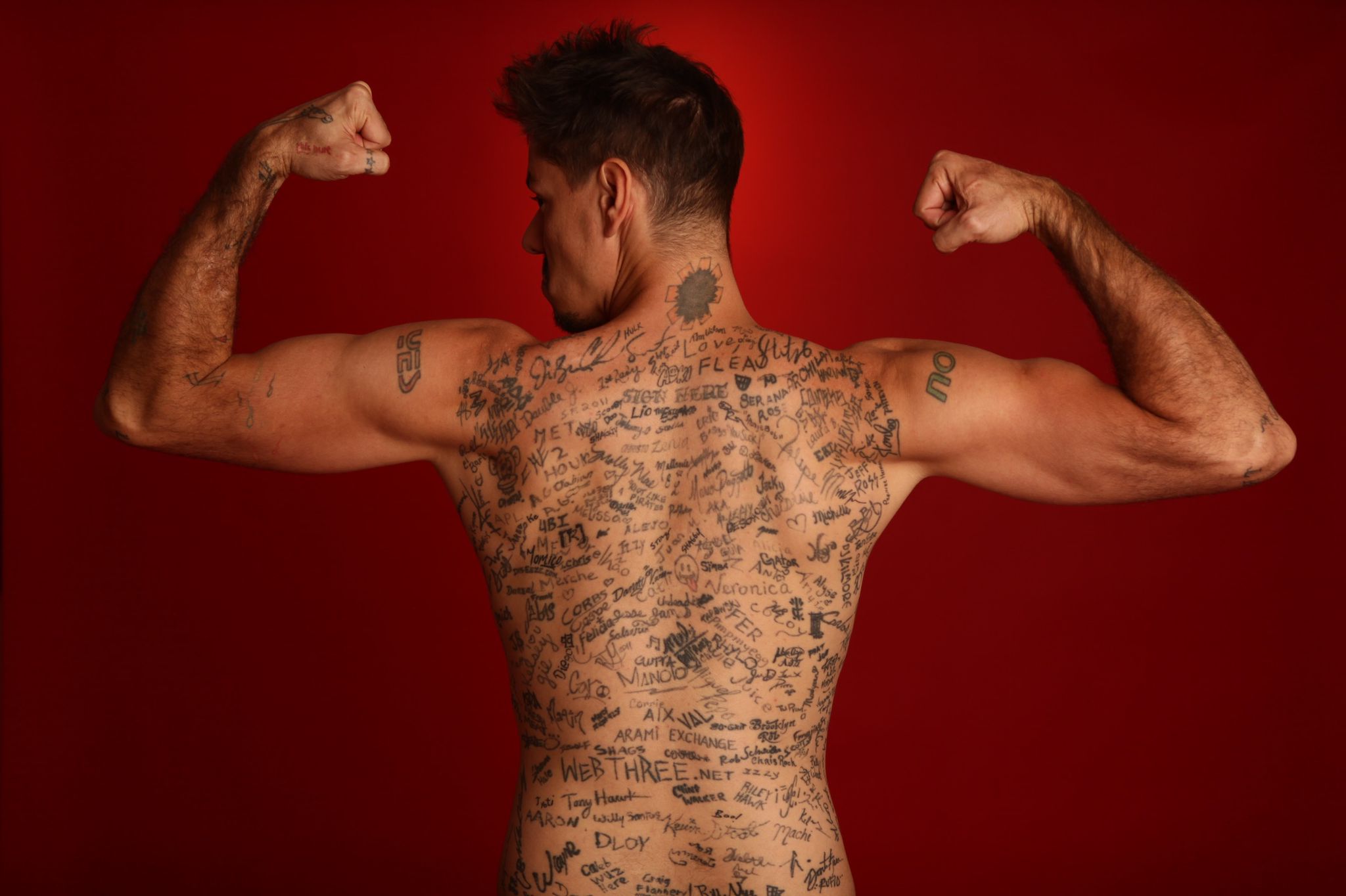 Funky Matas, el venezolano que tiene Récord Guinness con 225 firmas tatuadas