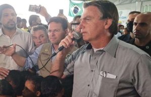 Bolsonaro visitó la frontera brasileña con Venezuela para conocer la situación de los migrantes