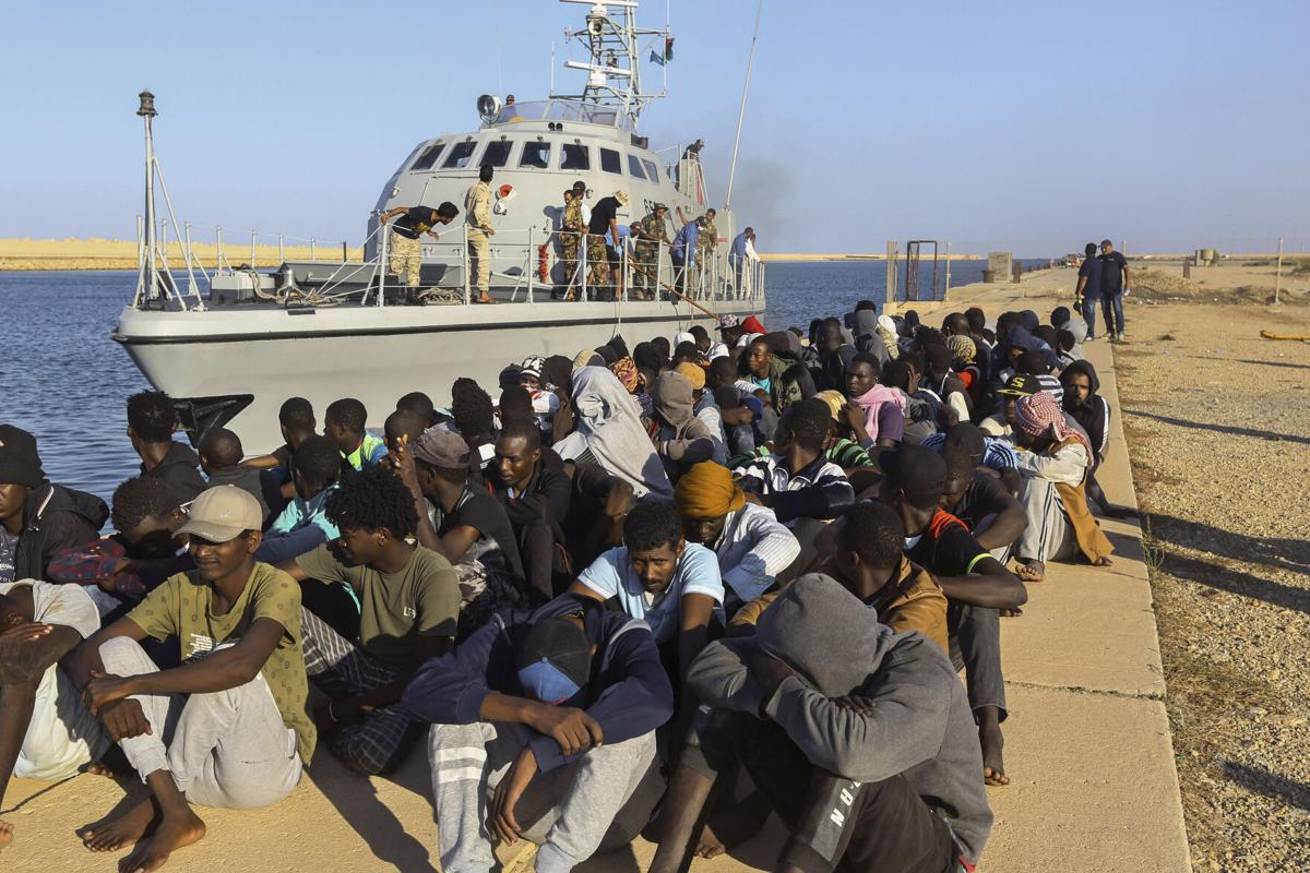 Recuperan los cuerpos de 17 migrantes frente a la costa oeste de Libia