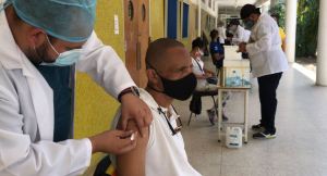 En la UCV han vacunado casi dos mil personas para el regreso a clases (Video)