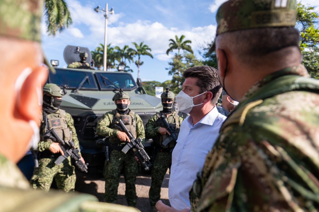 Colombia destinará 14 mil funcionarios para neutralizar terroristas que buscan refugio en Venezuela