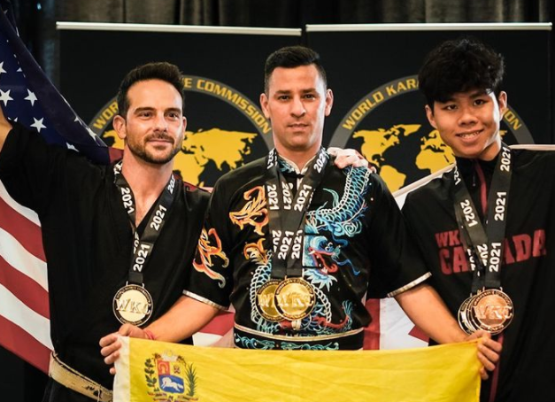 Venezuela tiene nuevo campeón: Donis Coronel obtuvo el título mundial en dos categorías del Kung Fu (Fotos)