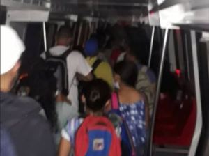 Usuarios quedaron atrapados tras falla de un tren entre estaciones Mamera y Ruiz Pineda (Fotos)