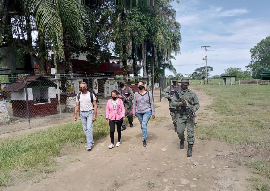 Repatriaron cuerpo de venezolano asesinado por supuestos rebeldes en Colombia