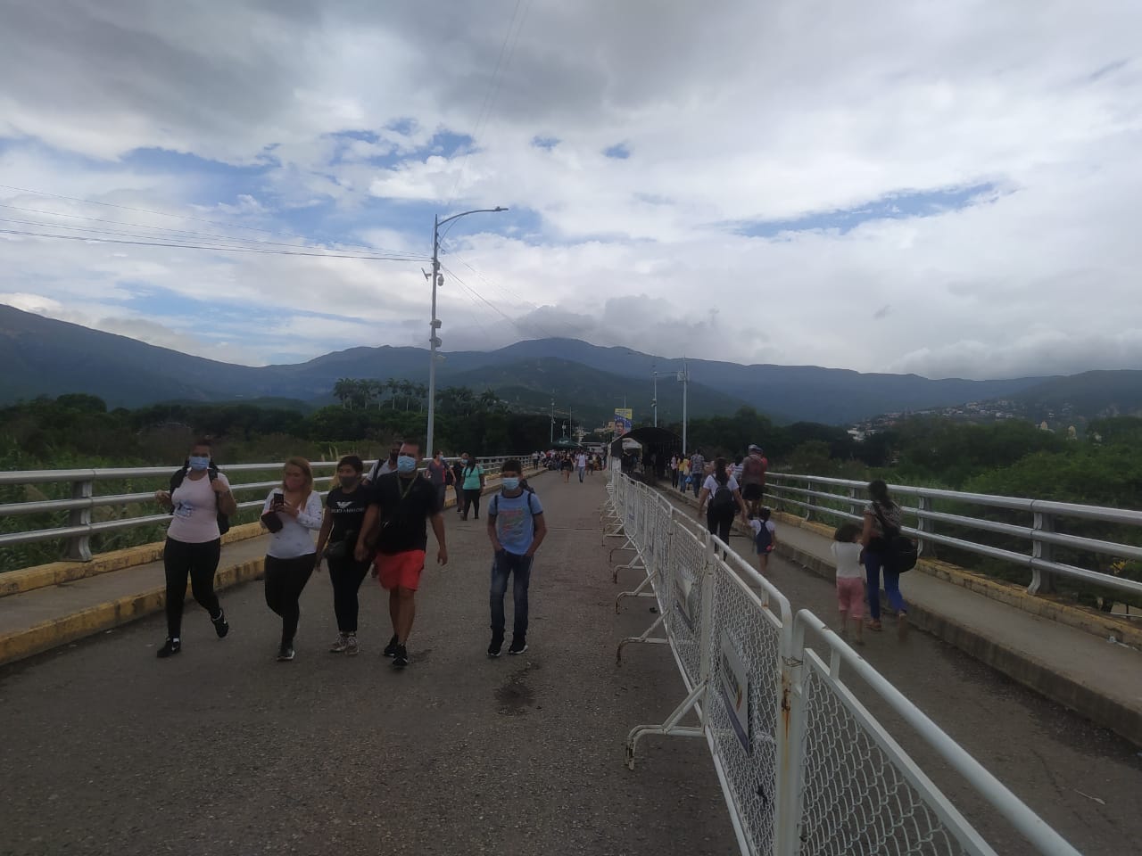Freddy Bernal por fin se dignó a permitir la reapertura de la frontera con Colombia (Video)