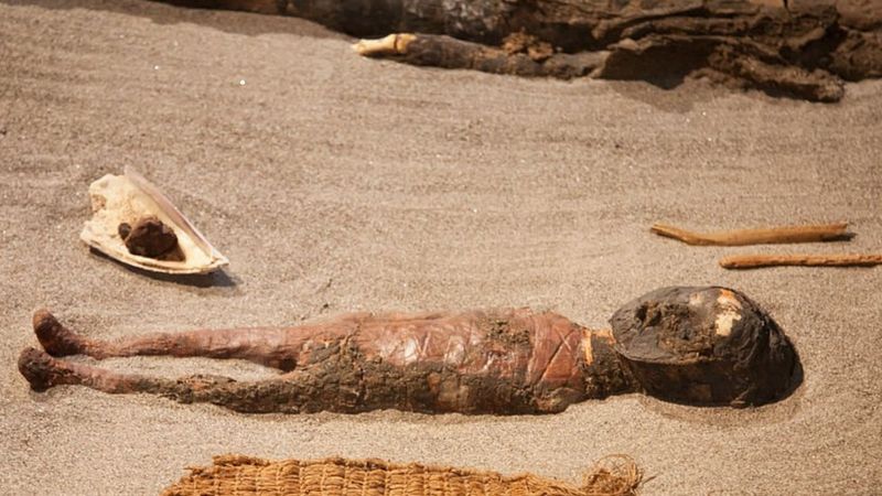La población de Chile donde los habitantes aprendieron a vivir rodeados de las momias más antiguas del mundo