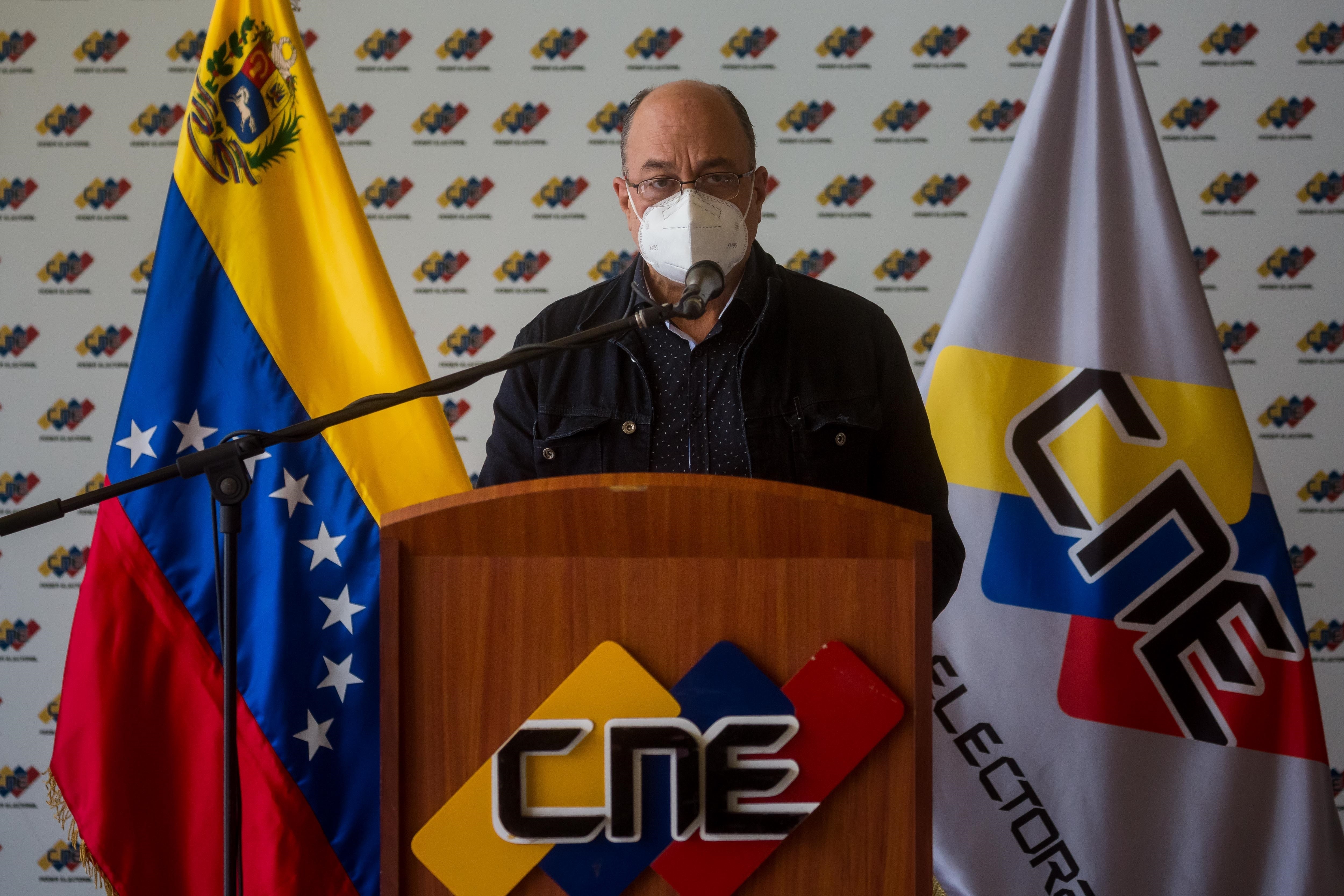 Rectores chavistas que renunciaron seguirán en el CNE hasta que la AN de Maduro designe nuevas autoridades