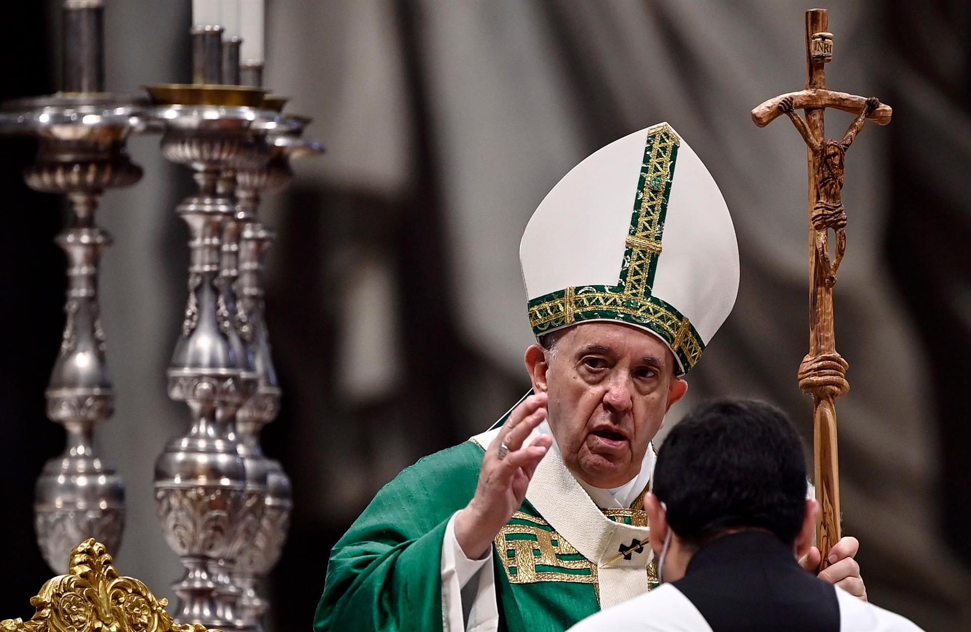 El papa Francisco pide a la sociedad que proteja a las mujeres víctimas de violencia