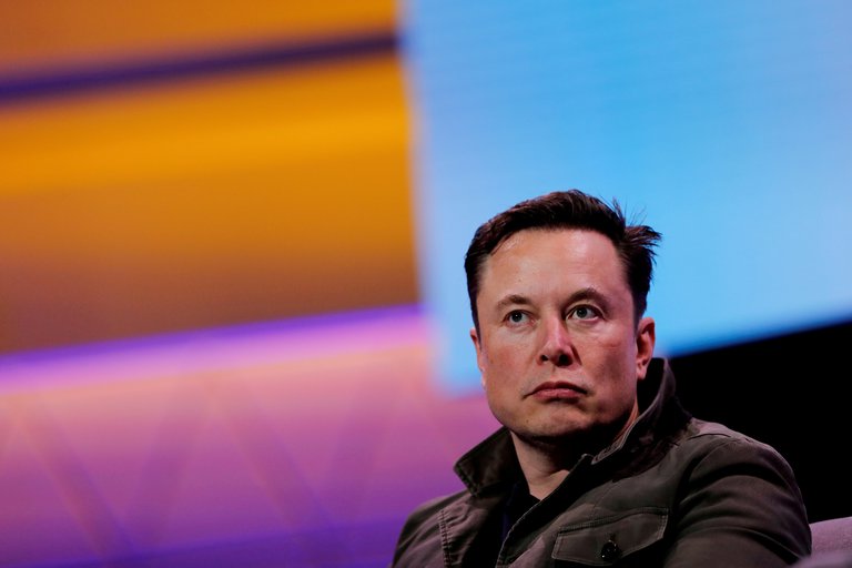 Qué es lo que pone en riesgo el futuro de la humanidad, según Elon Musk
