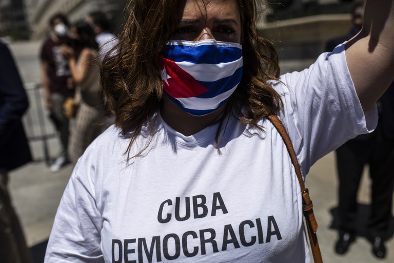 España pide libertad de expresión y de manifestación en Cuba