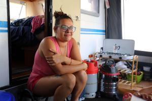 La vida en un remolque 46 días después de la erupción en la isla de La Palma
